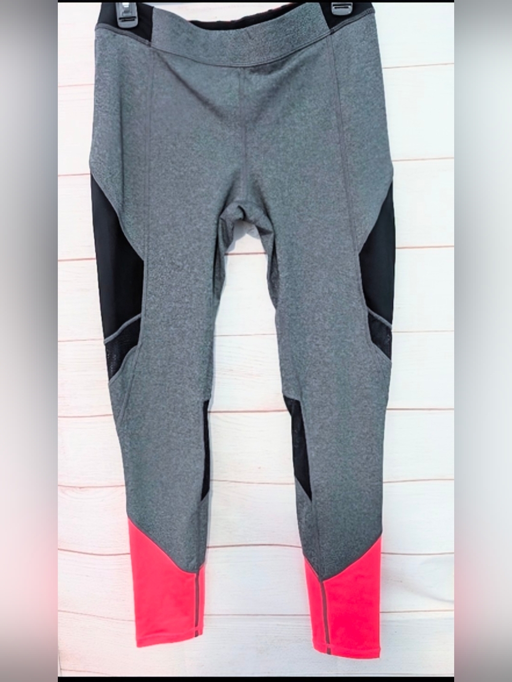 Nwot IVY PARK By Beyonce Black and Pink Leggings Size Large ⭕